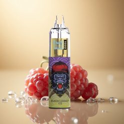 RandM Fumot Tornado 7000 Puffs בלאקקארנט קרח עם סוללת 850 mAh ותאורת RGB